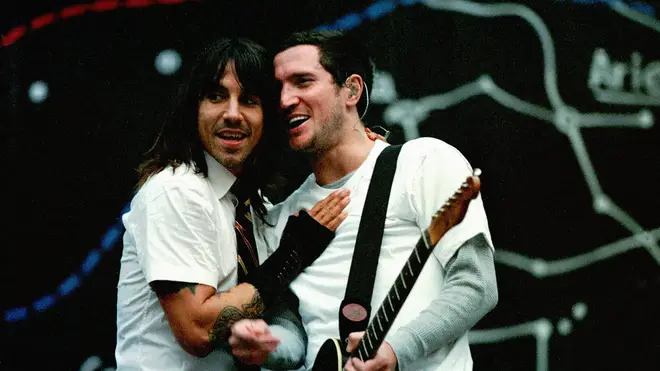 Anthony Kiedis and Jonh Frusciante performing with Red Hot Chili Peppers at Amsterdam Arena, June 2004