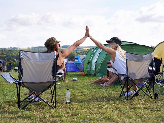 These Festival Hacks And Tips Will Save Food, showers, tents: Does the help