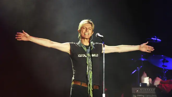 Bowie bids farewell to his British fans at the end of the Isle Of Wight Festival, 13 June 2004