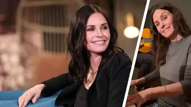 Courteney Cox plays the Friends theme tune on piano