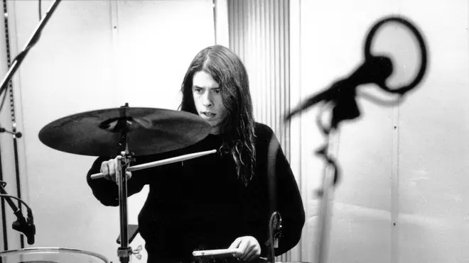 Dave Grohl drums for Nirvana in 1991