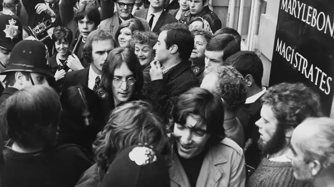 John and Yoko enter Marylebone Magistrates Court, 19 October 1968