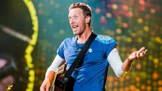 Chris Martin of Coldplay performs live on stage at Allianz Parque on November 7, 2017 in Sao Paulo, Brazi