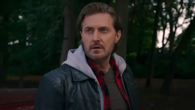 Richard Armitage plays Ray Levine in Stay Close