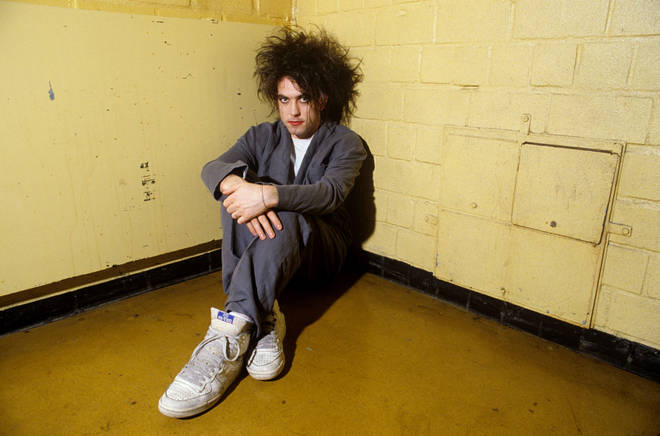 Robert Smith in 1985: note the trainers