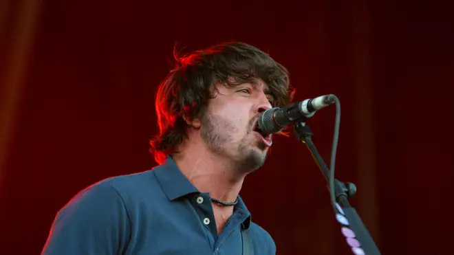 Foo Fighters performing at V2003