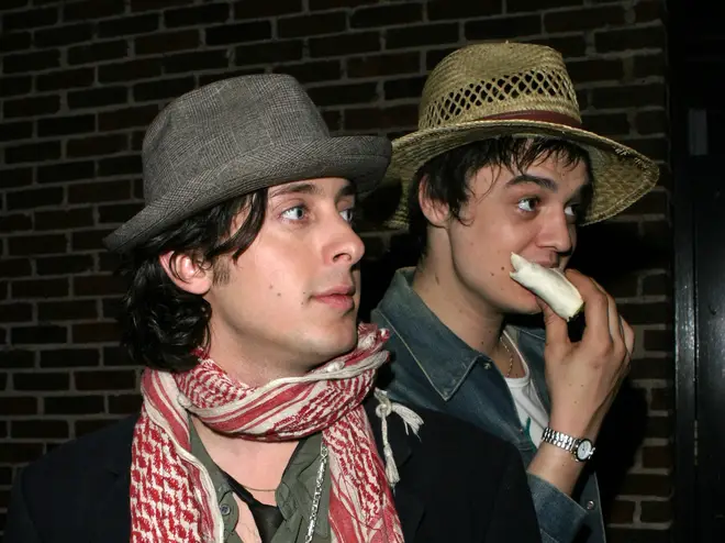 Carl Barat and Pete Doherty in 2003