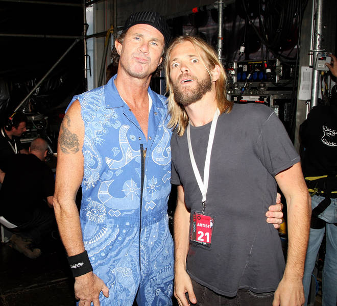 Chad Smith of the Chili Peppers and Taylor Hawkins backstage at Live Earth in 2007