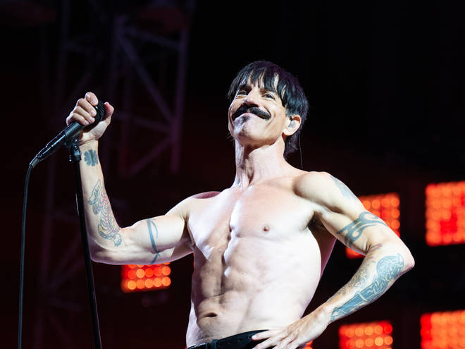 Red Hot Chili Peppers Burn Bright With Epic Career Spanning Set In Barcelona Full Radio X