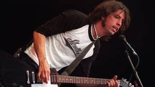Dave Grohl performing with Foo Fighters in August 2000