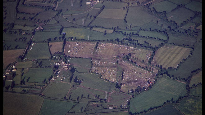 Glastonbury festival from the air in 1971... it's TINY!
