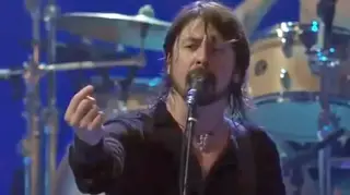Dave Grohl kicks someone out of the iTunes Festival Foo Fighters show