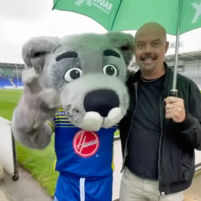 Dominic Byrne meets Warrington Wolves mascot Wolfie!