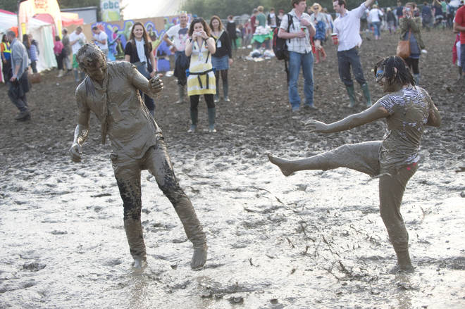 Glastonbury S Muddy Years The Festival S Worst Weather In
