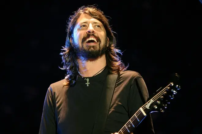 Dave Grohl performing with Foo Fighters at V2007