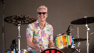 Josh Freese has been announced as the new Foo Fighters drummer