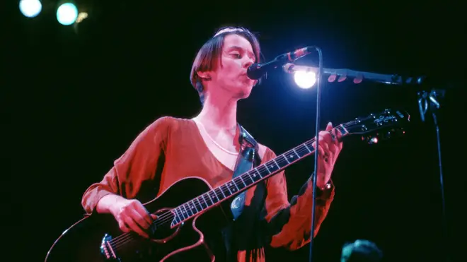 Suzanne Vega performing in Germany in 1987