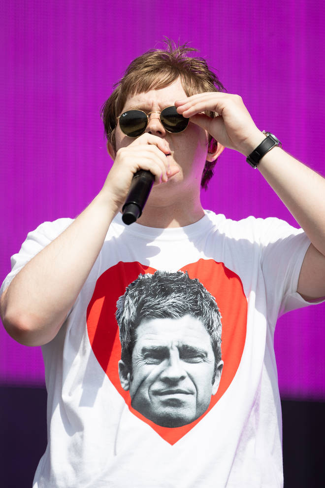 Lewis Capaldi Settles Noel Gallagher Beef Wearing T Shirt Of Oasis