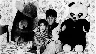 Beatle John Lennon with his son Julian in 1967
