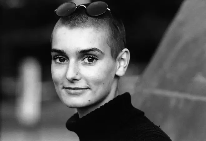 Photo of Sinéad O'Connor in 1990