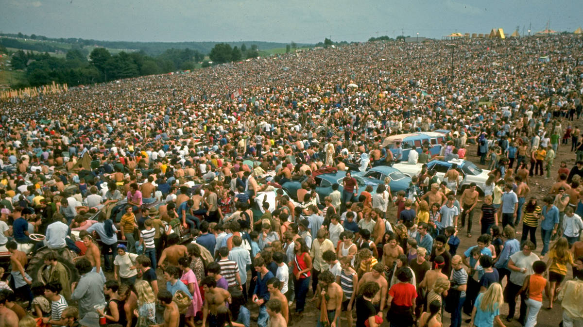 Deux mondes opposent Woodstock 69’ et Woodstock 99’ 